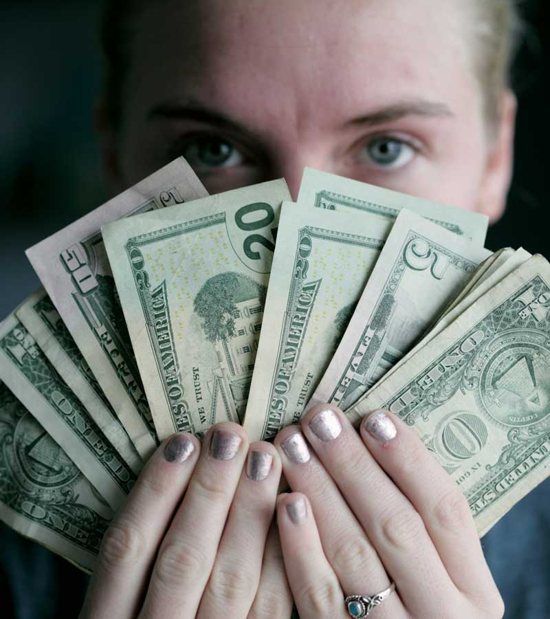 Women getting spousal support